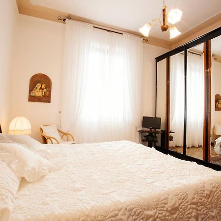 Room Cavour, Nearby Cinqueterre لا سبيتسْيا المظهر الخارجي الصورة